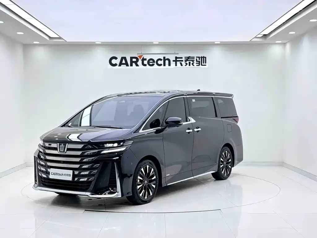 Toyota Vellfire — фото 1