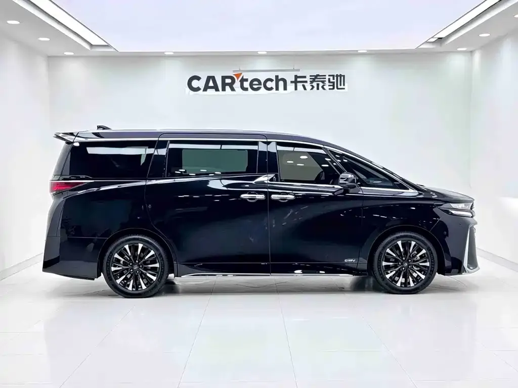 Toyota Vellfire — фото 5