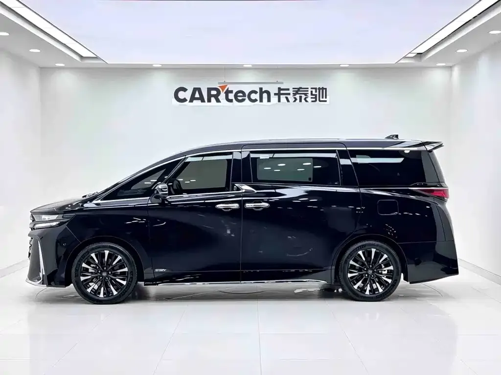 Toyota Vellfire — фото 7