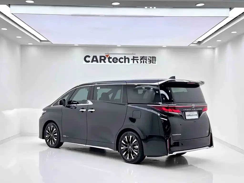 Toyota Vellfire — фото 4