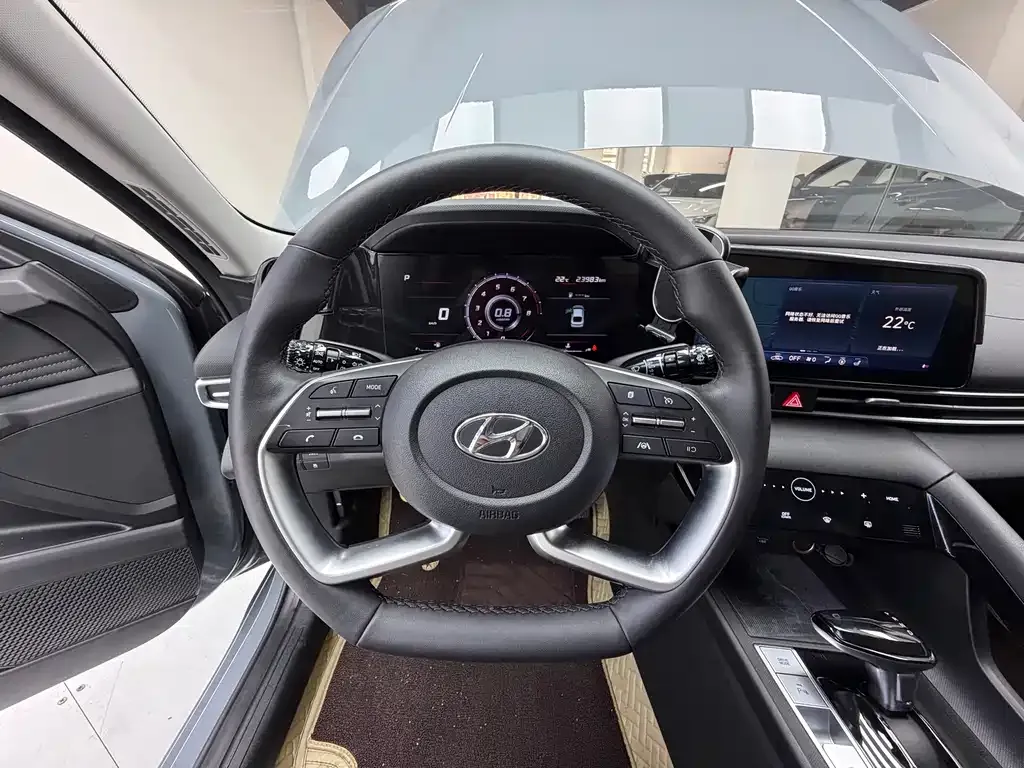 Hyundai Elantra — фото 9