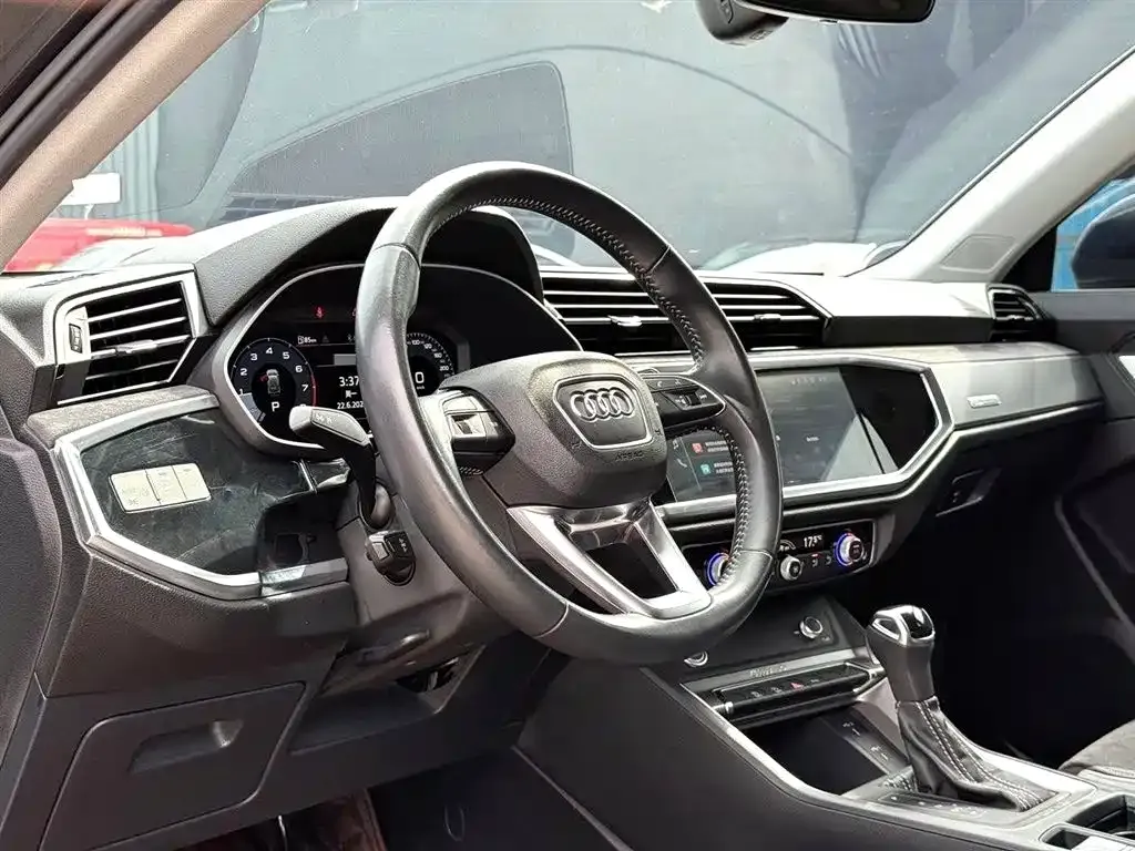 Audi Q3 — фото 5
