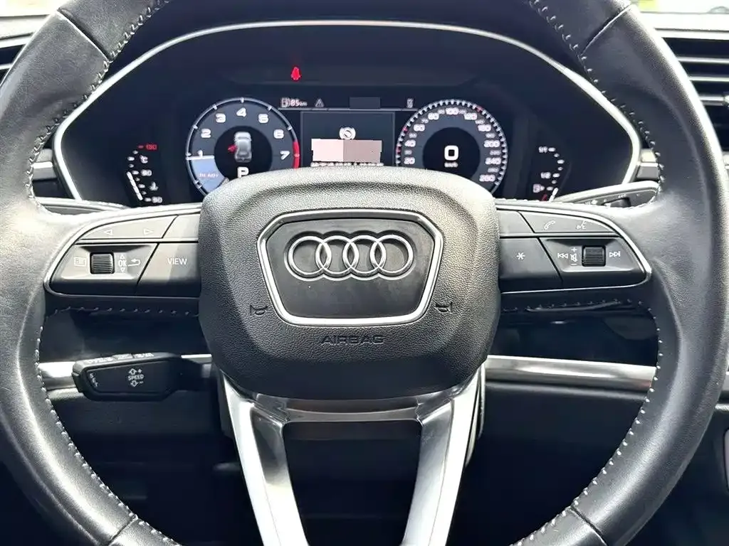 Audi Q3 — фото 10