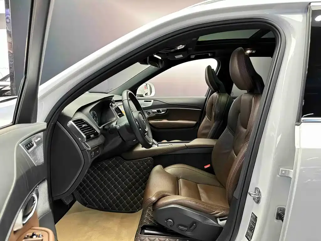 Volvo XC90 — фото 2