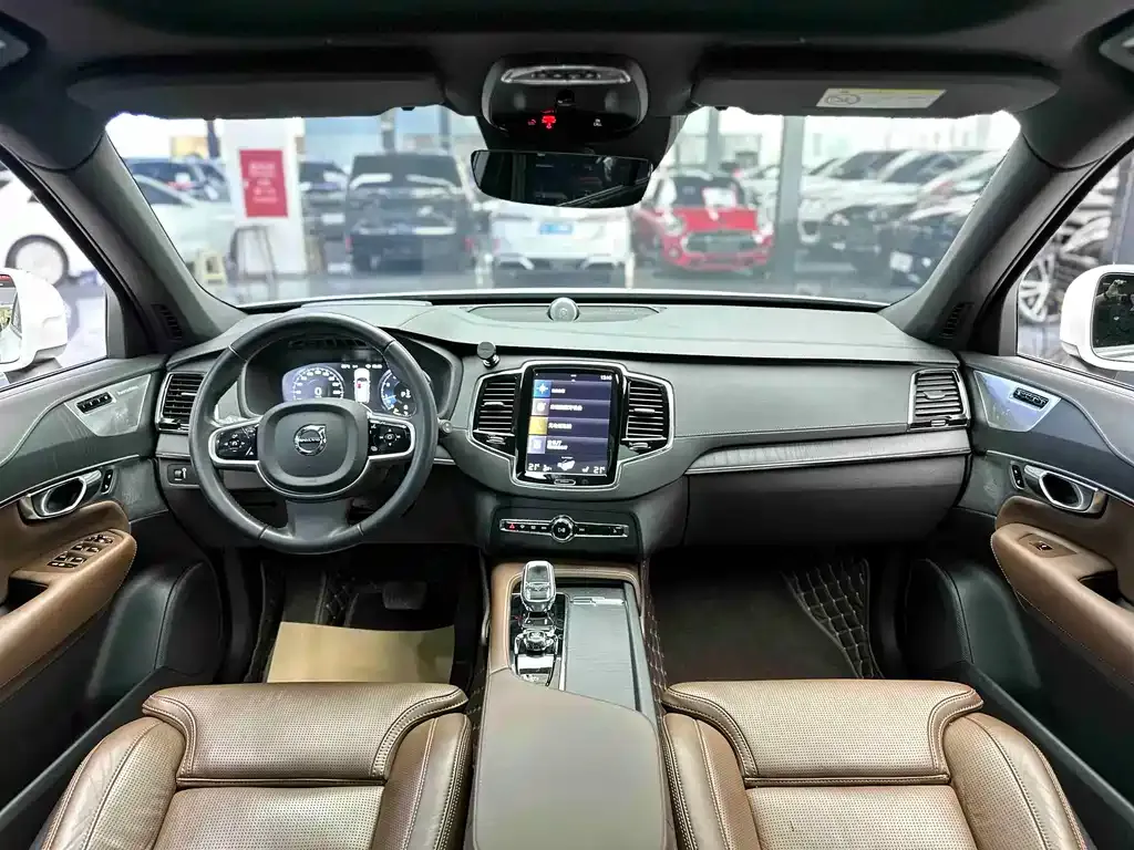 Volvo XC90 — фото 6
