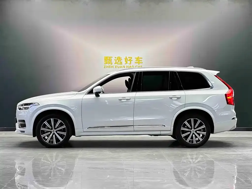 Volvo XC90 — фото 8