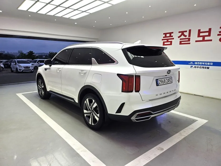 Kia Sorento — фото 9