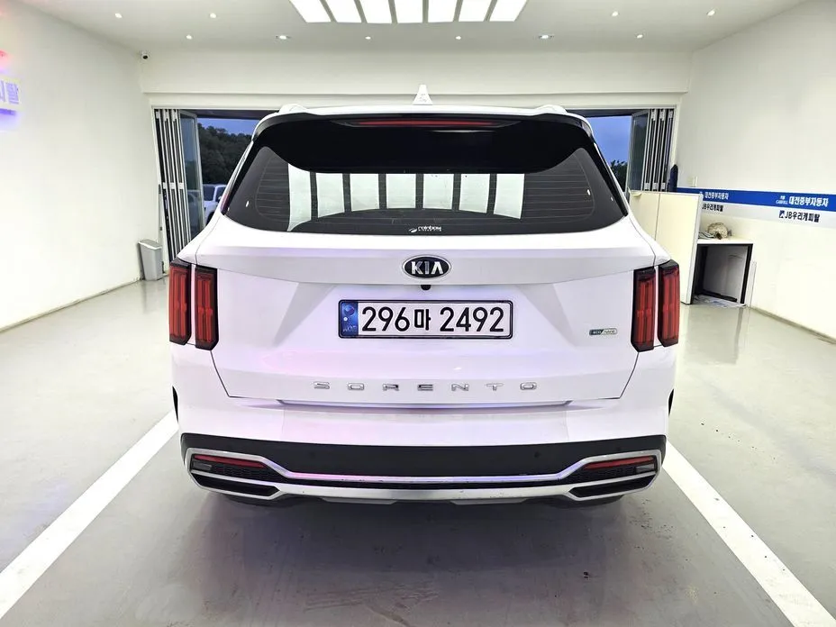 Kia Sorento — фото 10