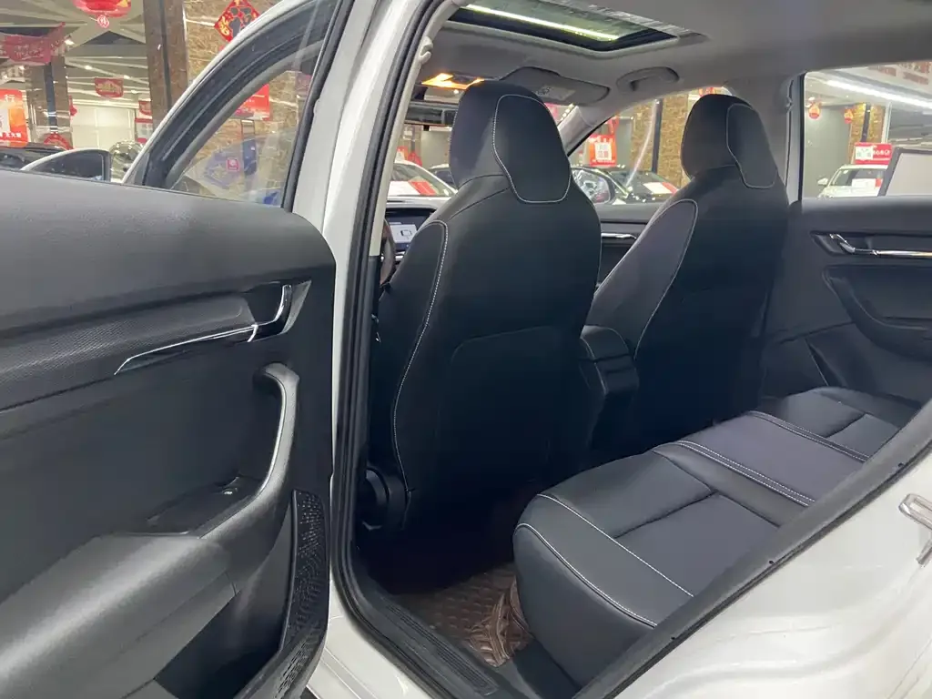 Skoda Kamiq — фото 2