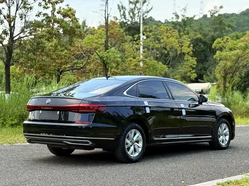 Volkswagen Passat — фото 10