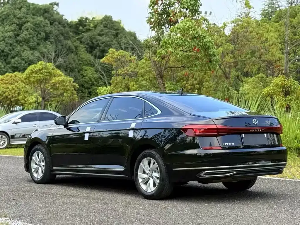 Volkswagen Passat — фото 7