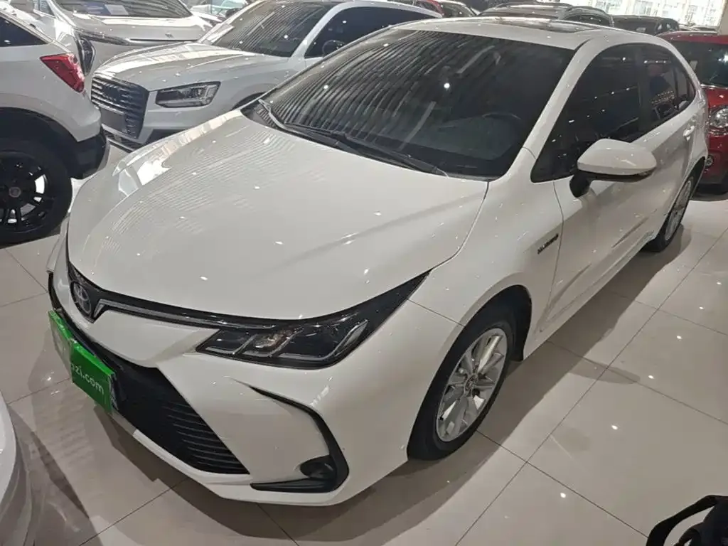 Toyota Corolla — фото 9