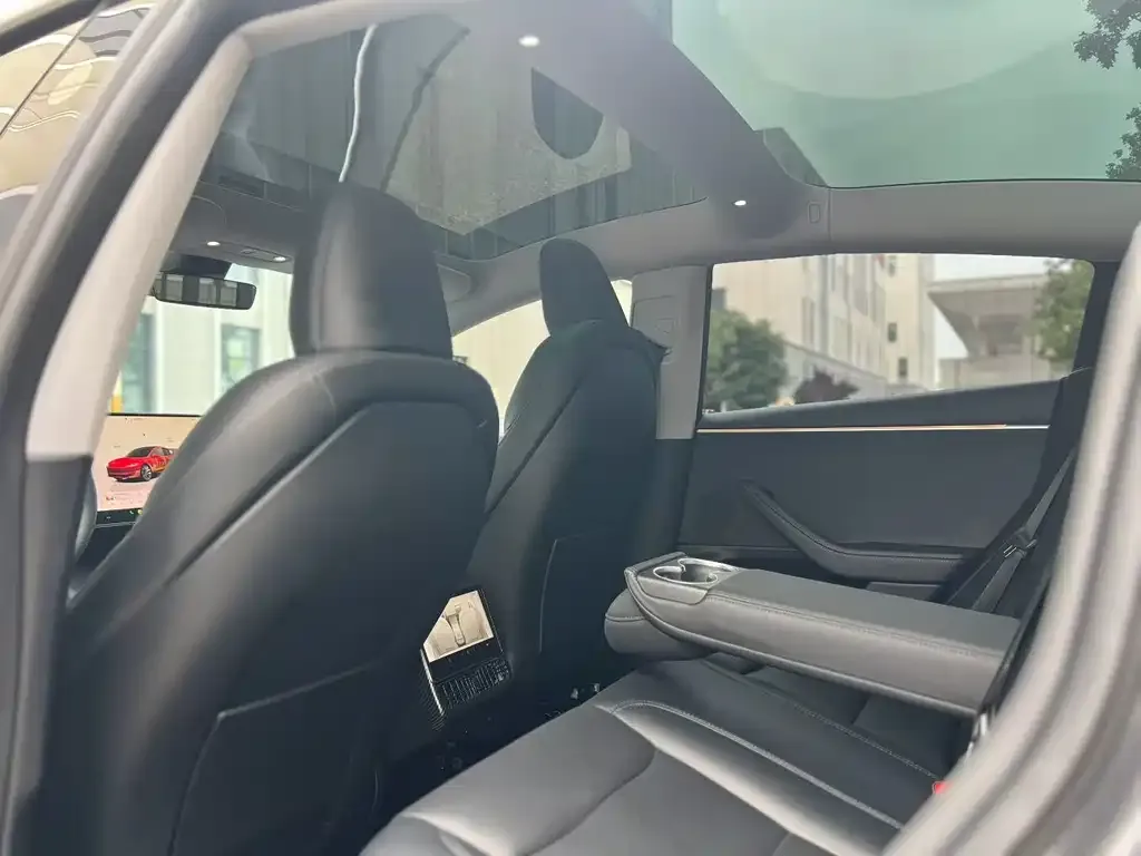 Tesla Model 3 — фото 6