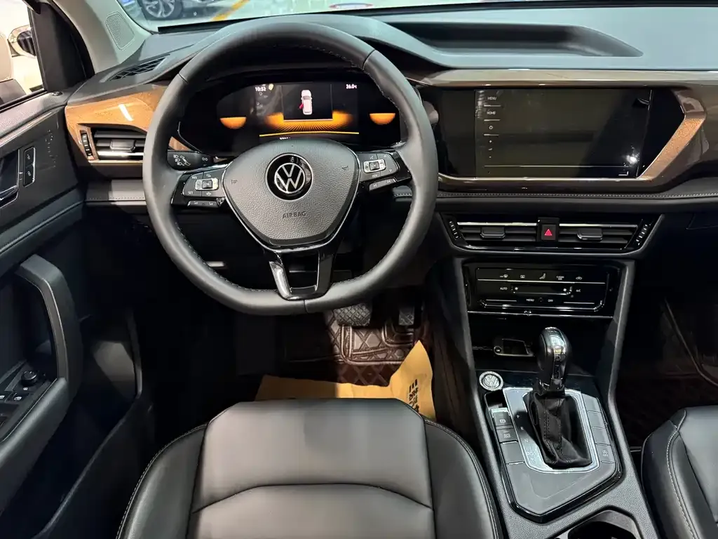 Volkswagen Tharu — фото 8