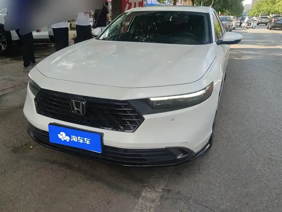 Honda Accord — фото 1