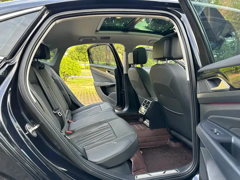 Volkswagen Passat — фото 6