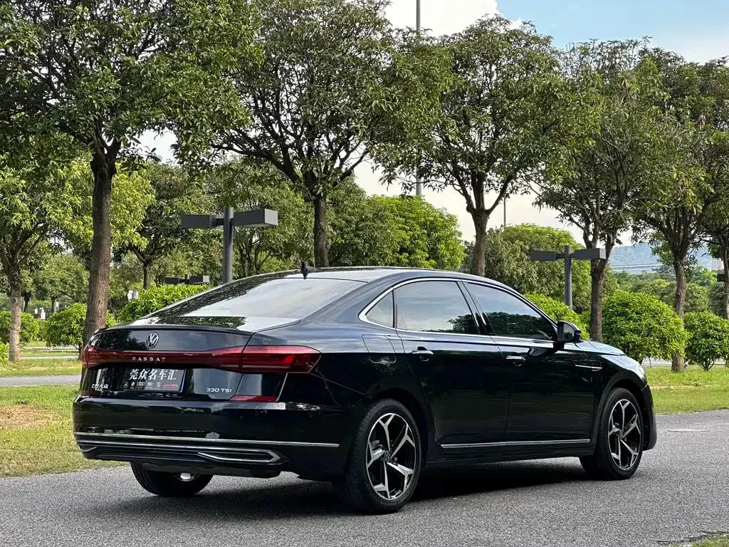 Volkswagen Passat — фото 5