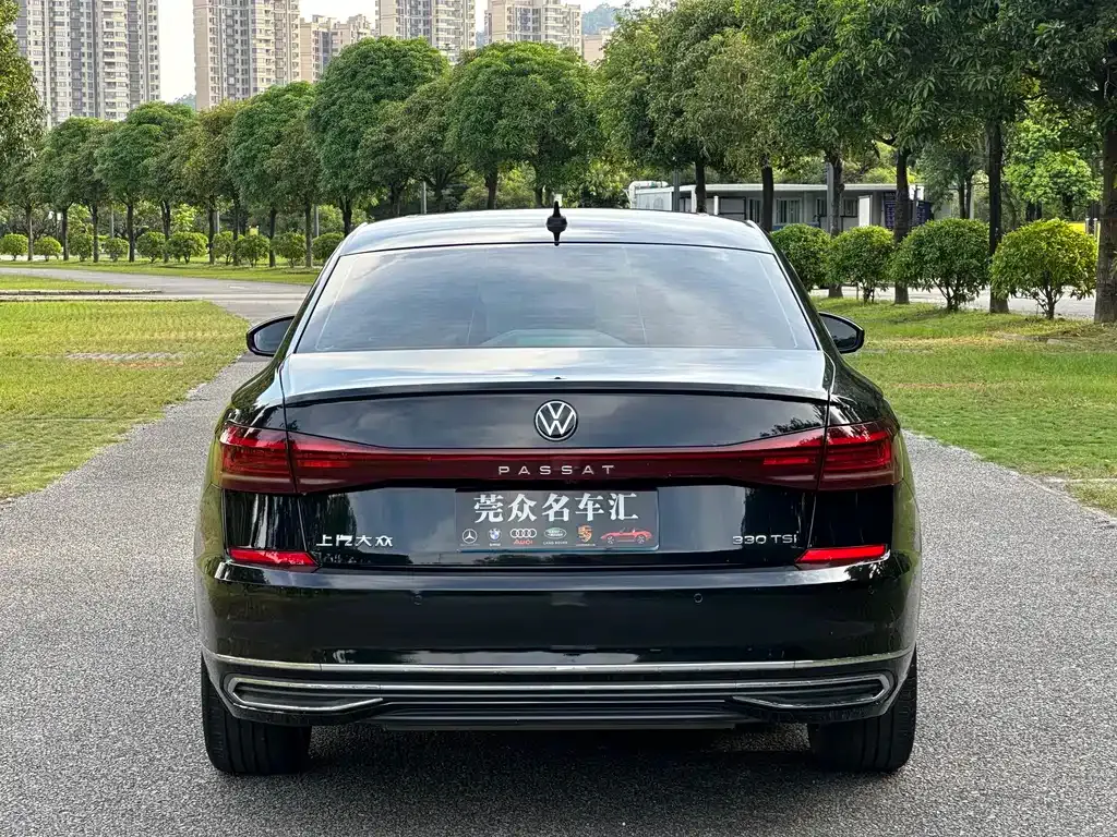 Volkswagen Passat — фото 8