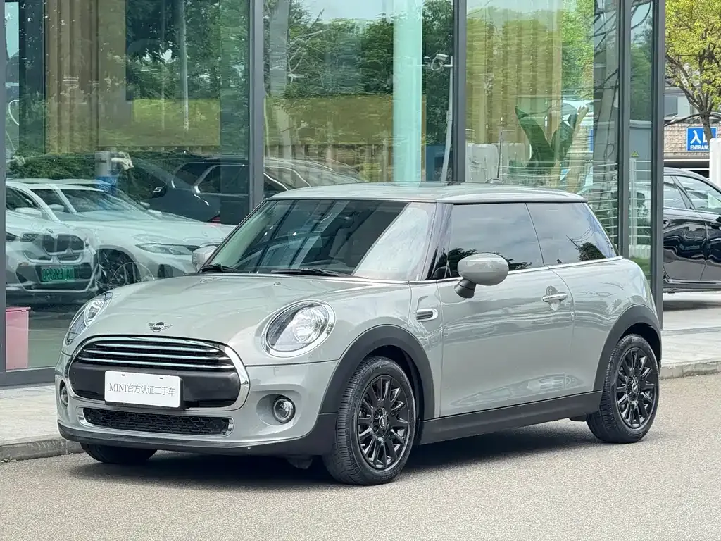MINI Cooper (3-door)