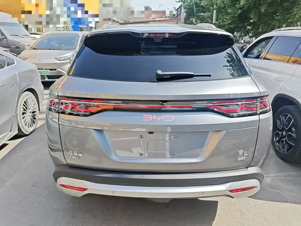 BYD L DM-i — фото 8