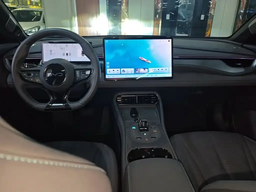 BYD Seal 06GT — фото 10