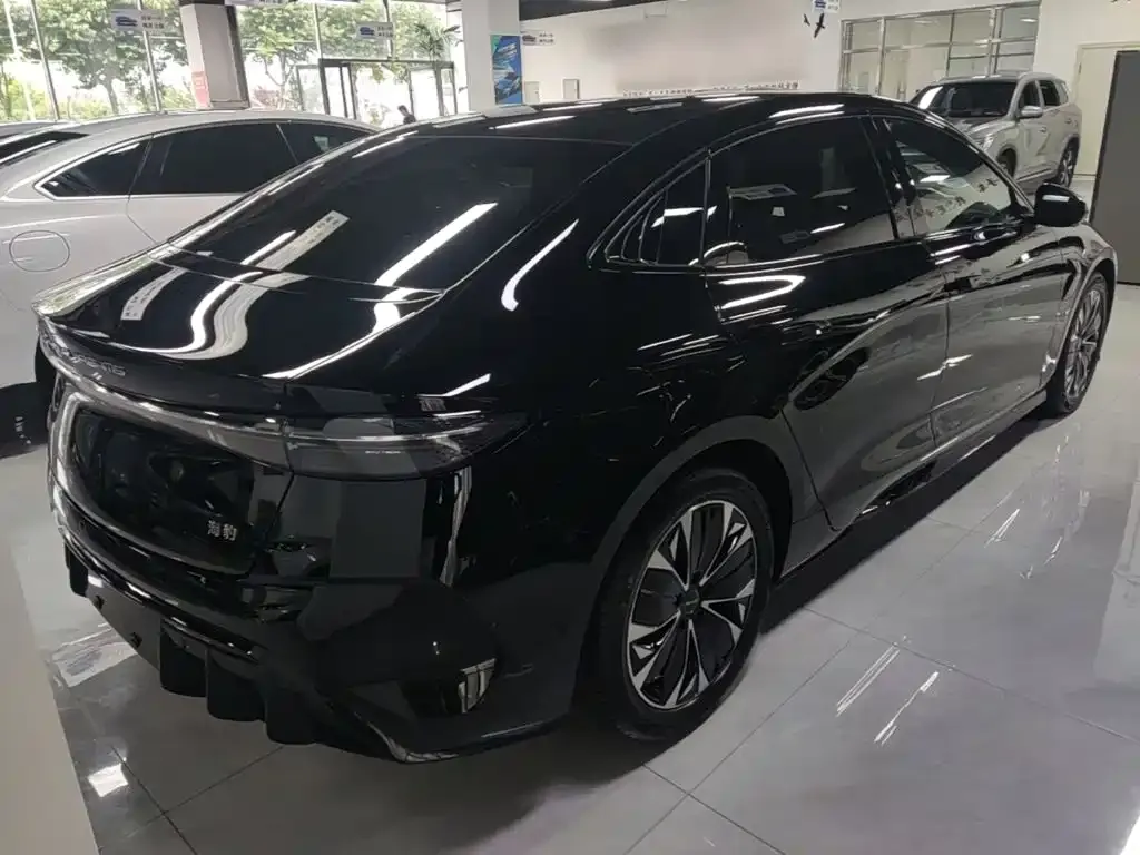 BYD Seal — фото 8