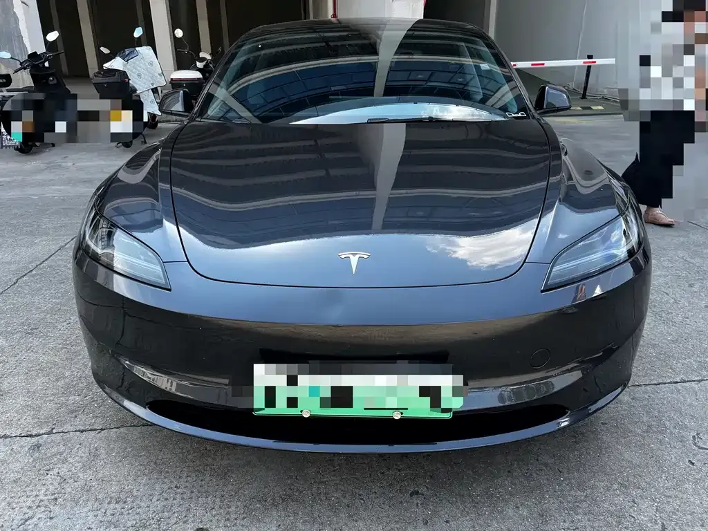 Tesla Model 3 — фото 10