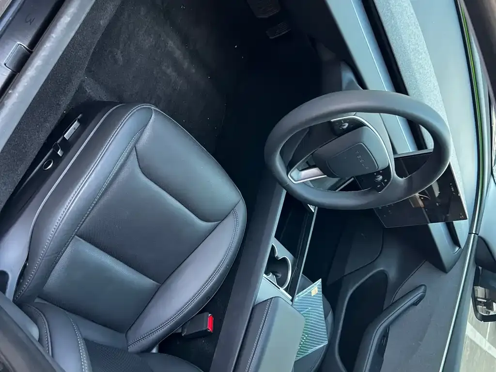 Tesla Model 3 — фото 4