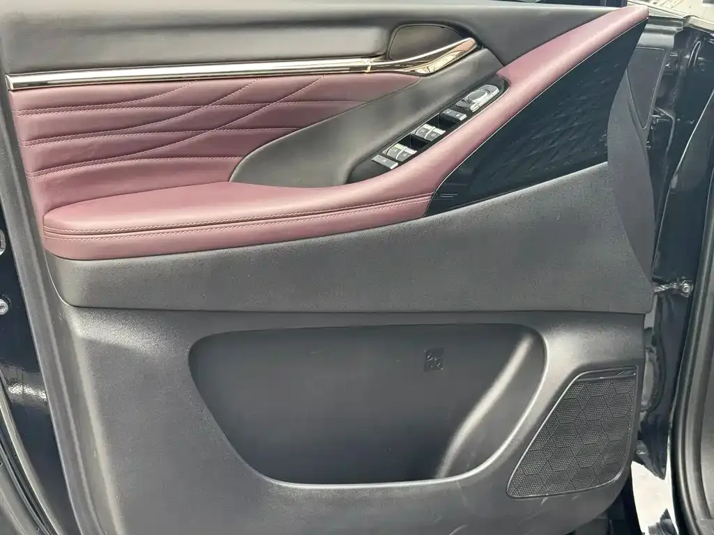 GAC Motor Trumpchi M8 — фото 9