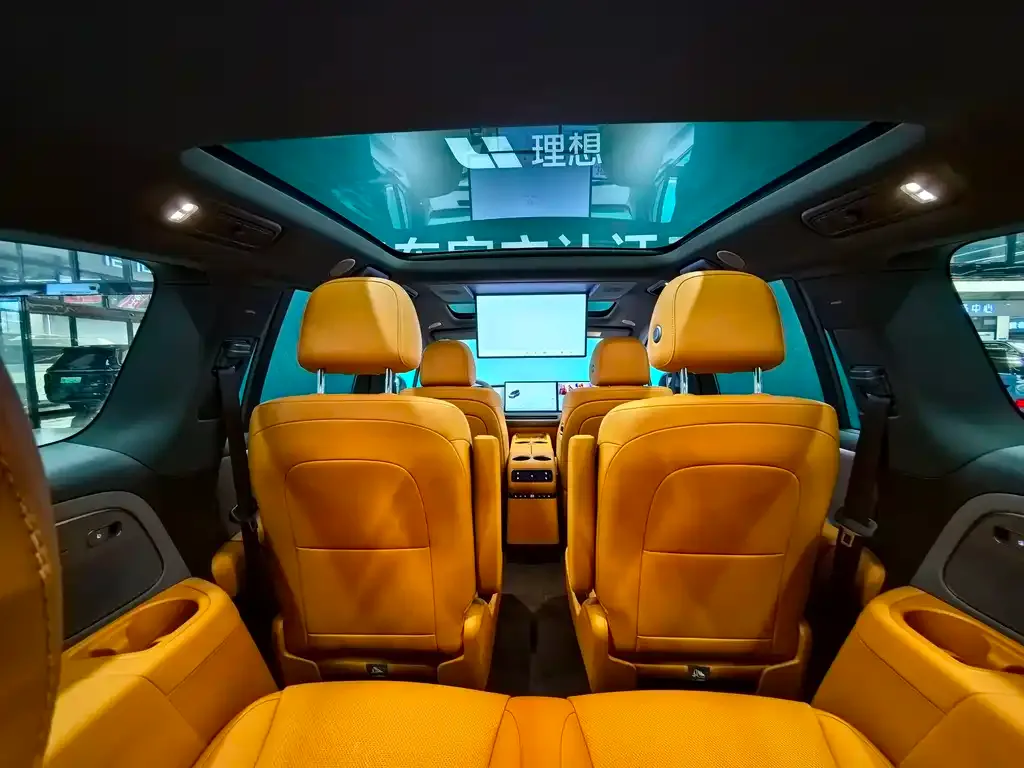 Li Auto i8 — фото 9