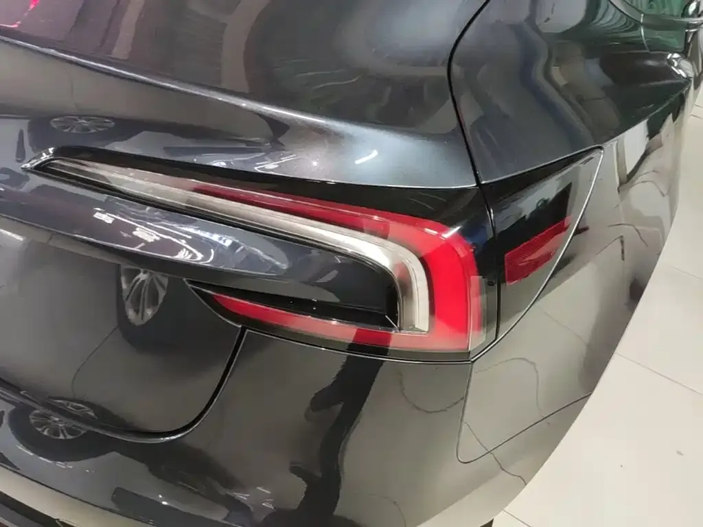 Tesla Model 3 — фото 2