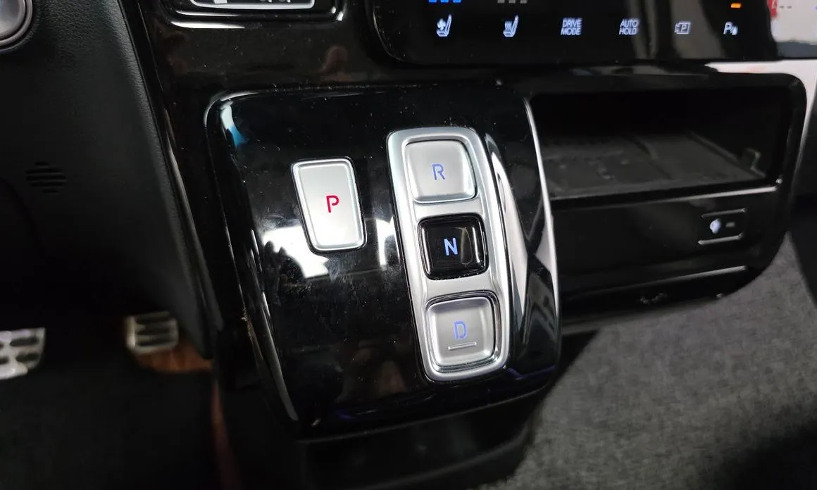 Hyundai Staria — фото 4