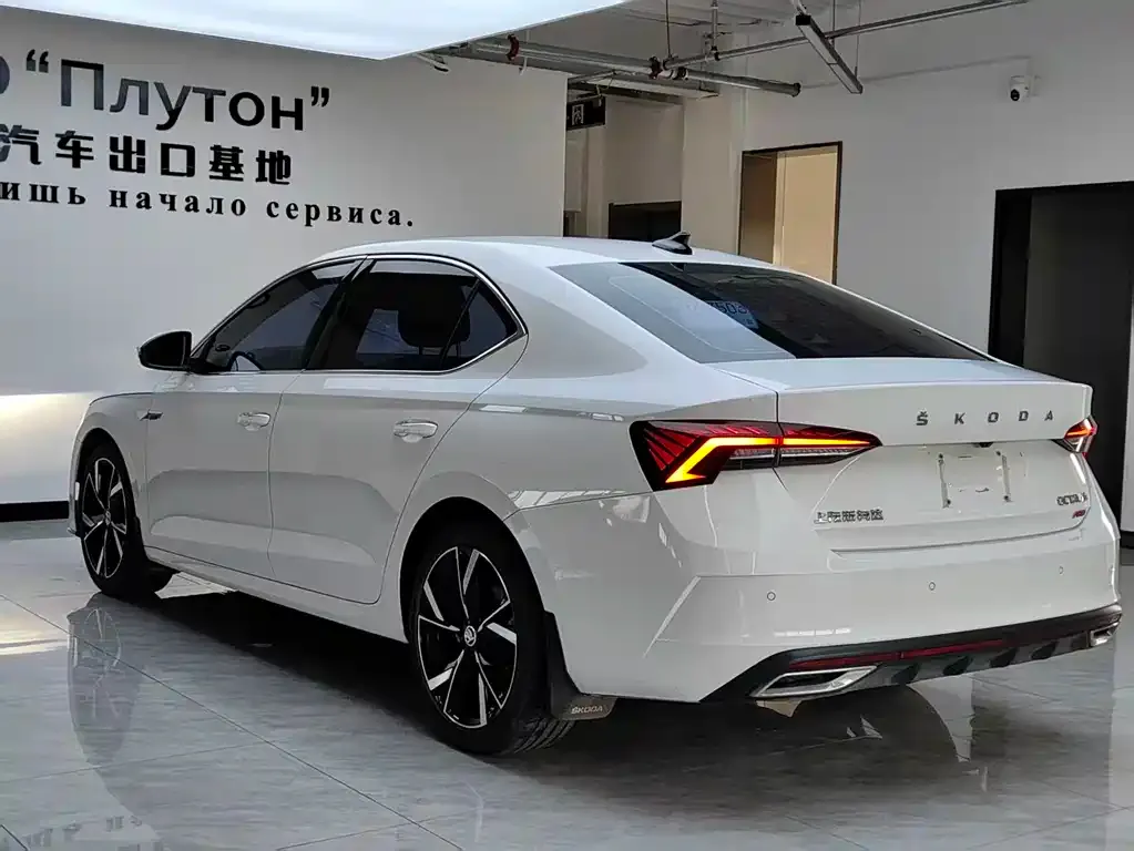 Skoda Octavia — фото 4