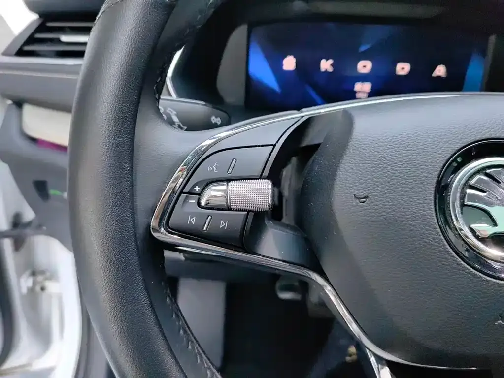 Skoda Octavia — фото 9