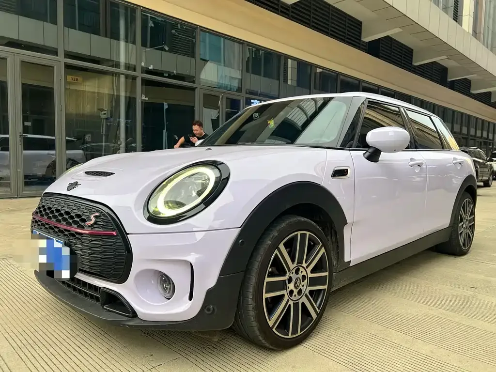 MINI Clubman — фото 1