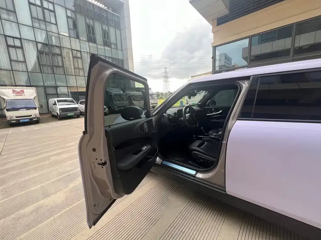 MINI Clubman — фото 5