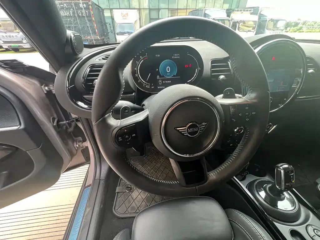 MINI Clubman — фото 9