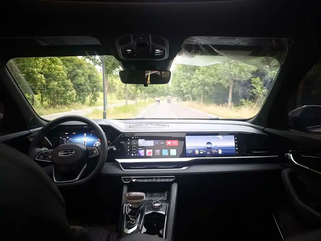 Geely Xingyue L 2024 из CN, фото 3