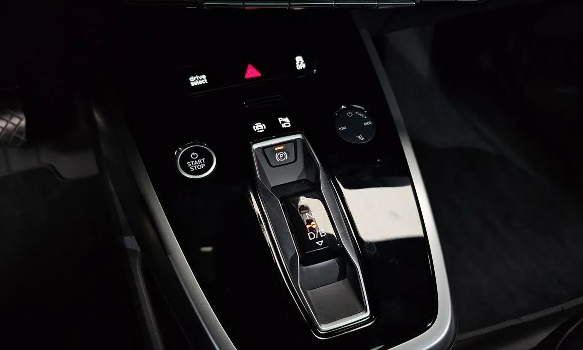 Audi Q4 e-tron 2025 из KR, фото 3