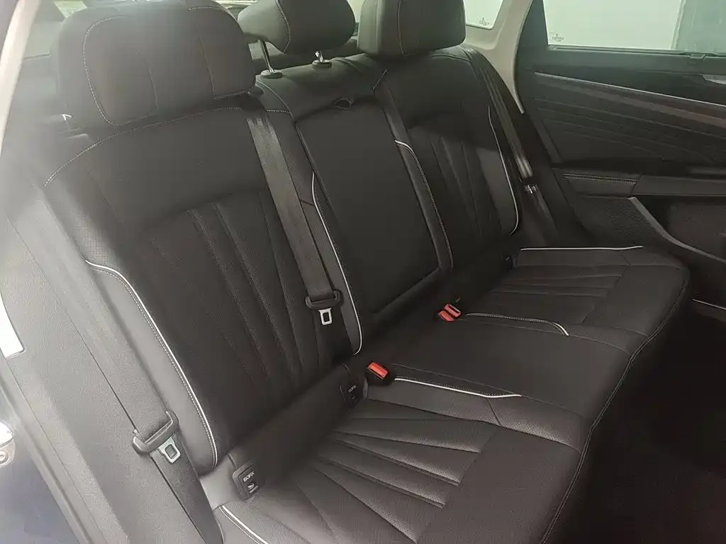 Volkswagen Passat — фото 7