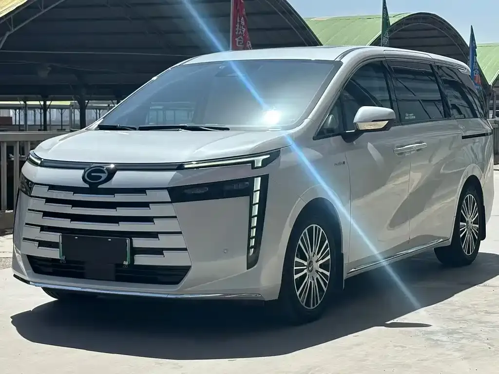 GAC Motor 传祺E8 PHEV — фото 1
