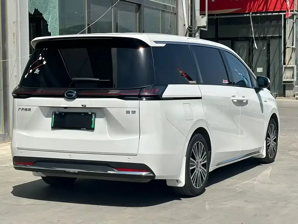 GAC Motor 传祺E8 PHEV — фото 4