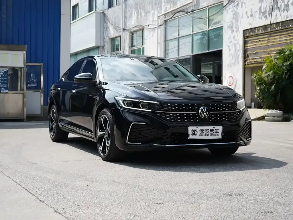 Volkswagen Passat — фото 7