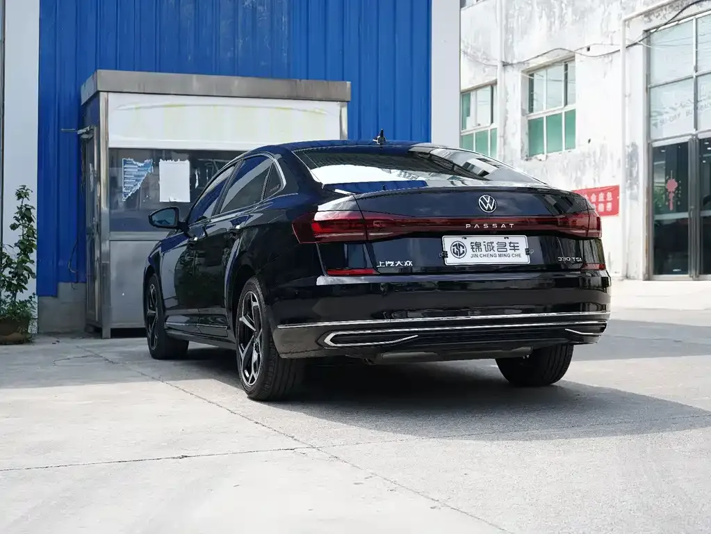 Volkswagen Passat — фото 6