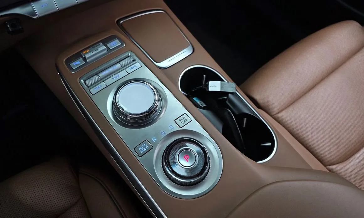 Genesis GV70 — фото 10