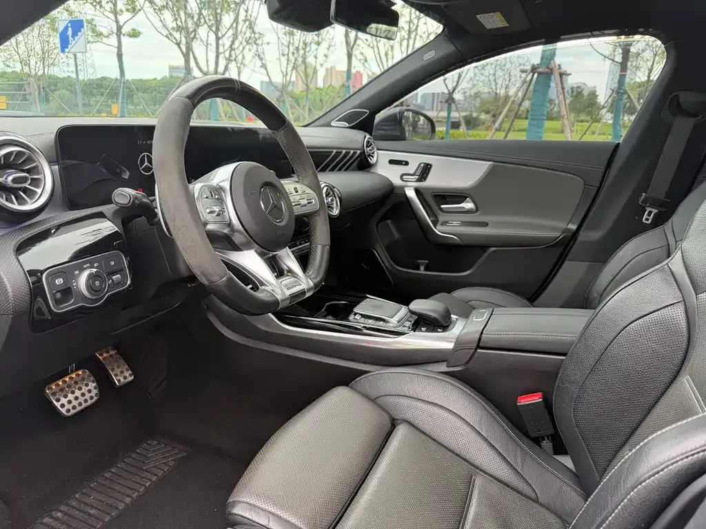 Mercedes-Benz CLA AMG — фото 5