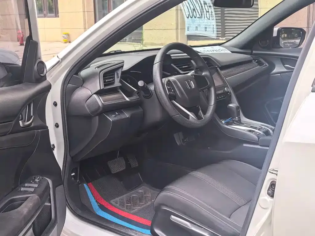 Honda Civic — фото 8