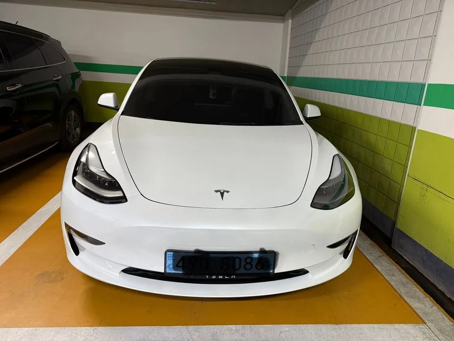 Tesla Model 3 — фото 1