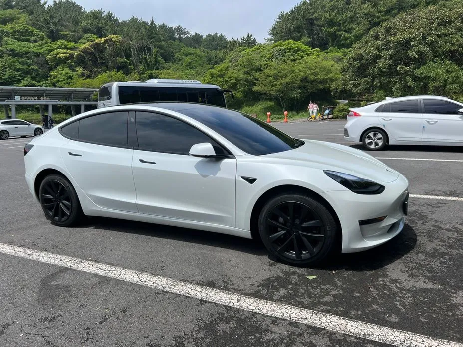 Tesla Model 3 — фото 3