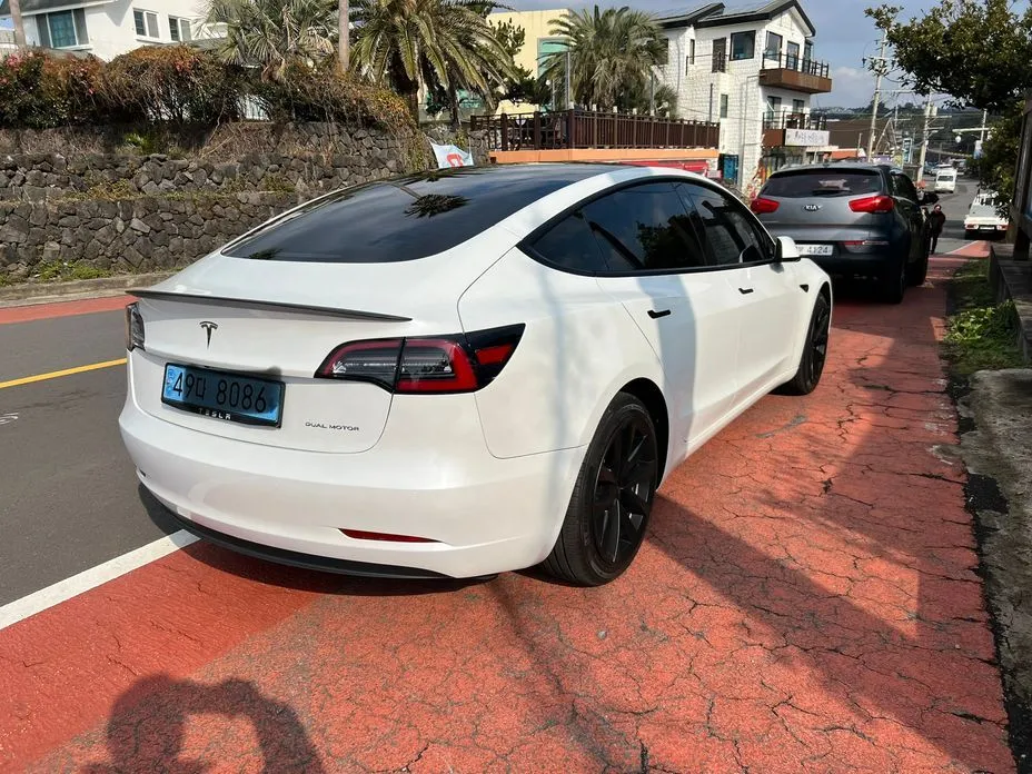 Tesla Model 3 — фото 4